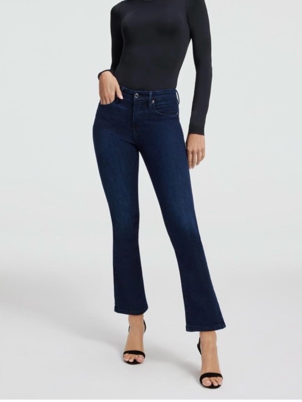 Good American Good Legs Straight Jeans in Blue 224